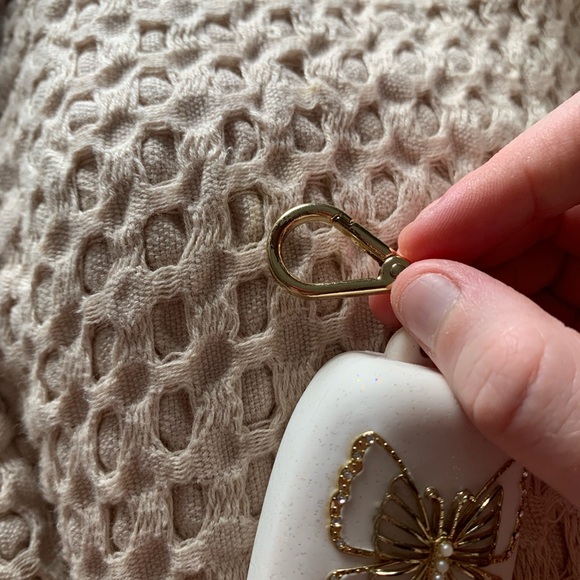 Bath& Body Works White Glitter Butterfly Hand Sanitizer Holder - Picture 5 of 5